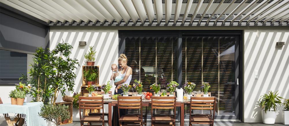 Pergola bioclimatica in condominio: cosa dice la legge?