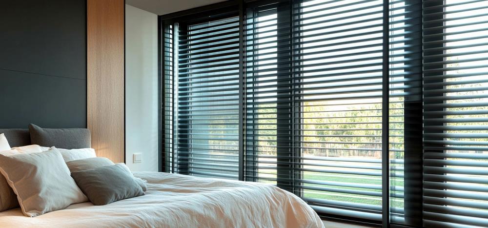 Tende alla veneziana in alluminio, legno o PVC: quale materiale scegliere?