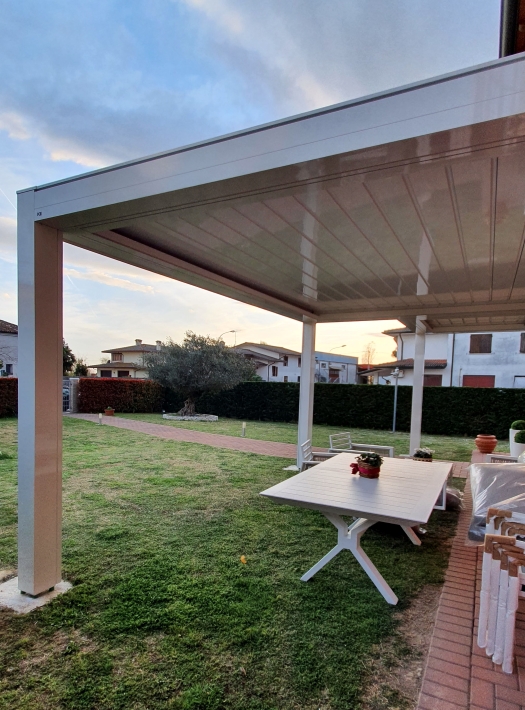 Realizzazione pergola a Gavello (RO) - Tecnologie Protettive