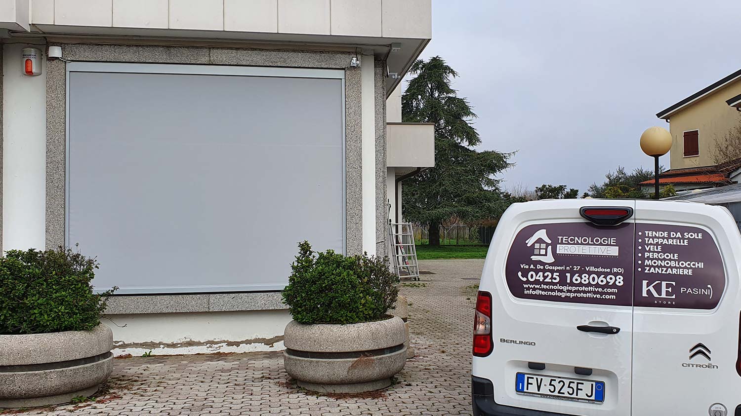 Installazione tende a rullo banca Piacenza d'Adige (PD)) - Tecnologie Protettive