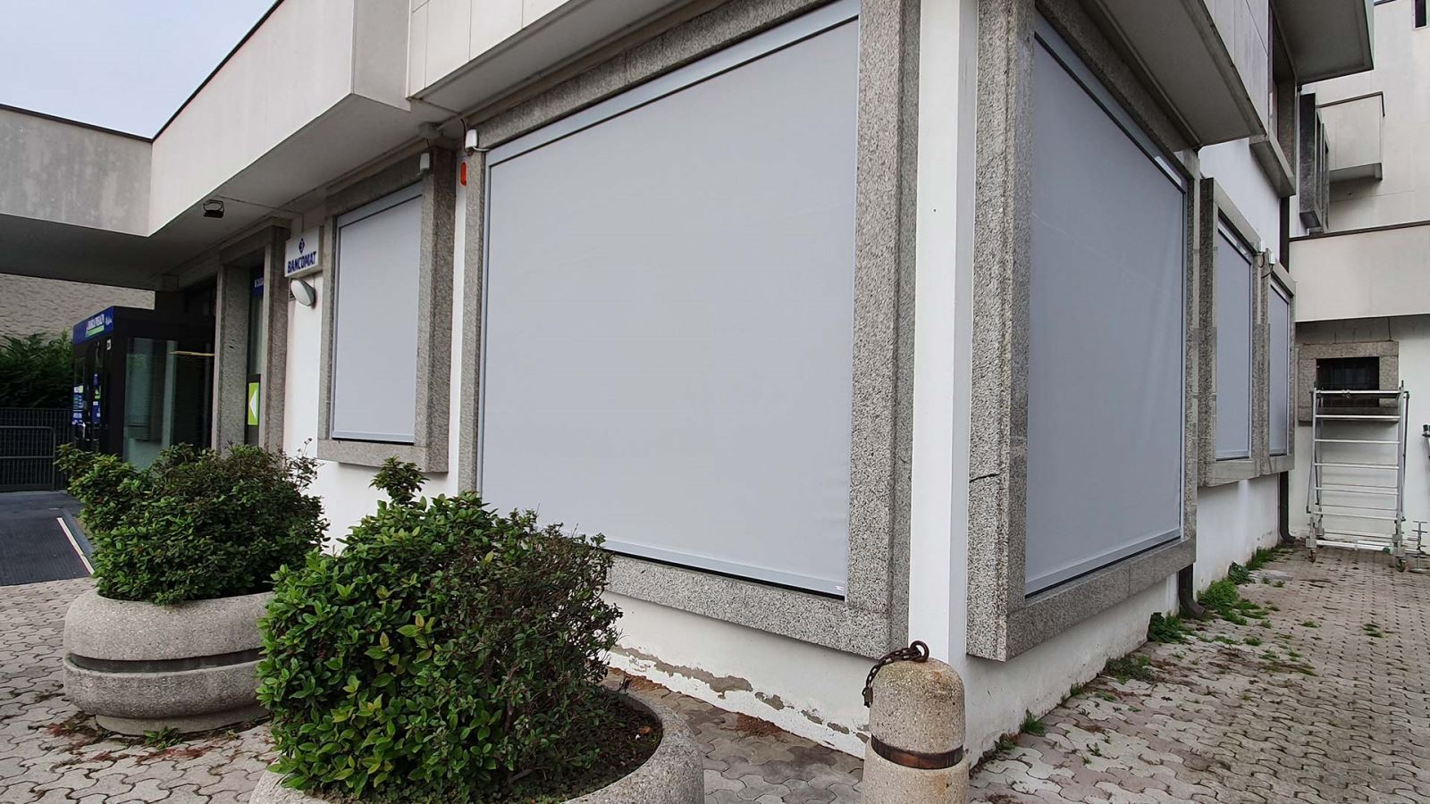 Installazione tende a rullo banca Piacenza d'Adige (PD) - Tecnologie Protettive