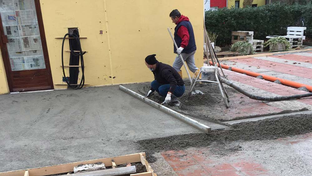 Realizzazione pergola Kedry Prime Bar Gelateria Piazzetta Fiordi - Tecnologie Protettive